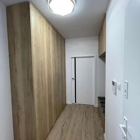 Apt 27 Nadmorski Dwor 아파트